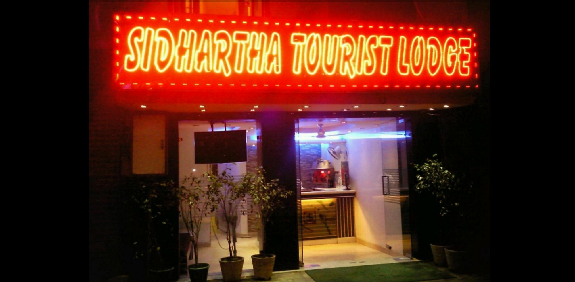 Siddhartha Tourist Lodge New Delhi Exterior photo